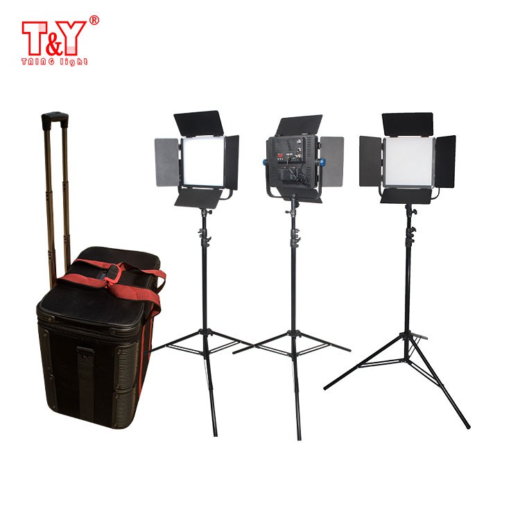Portable 40W LED lights and stands kit w